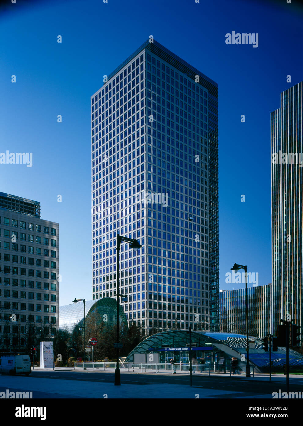 Canary Wharf, Docklands, London. 40 Bank Street. Architect: Cesar Pelli and Associates Stock Photo