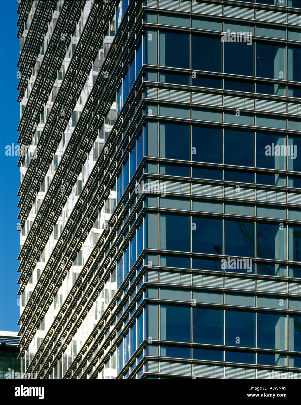 Canary Wharf, Docklands, London. Detail of 40 Bank Street. Architect: Cesar Pelli and Associates Stock Photo