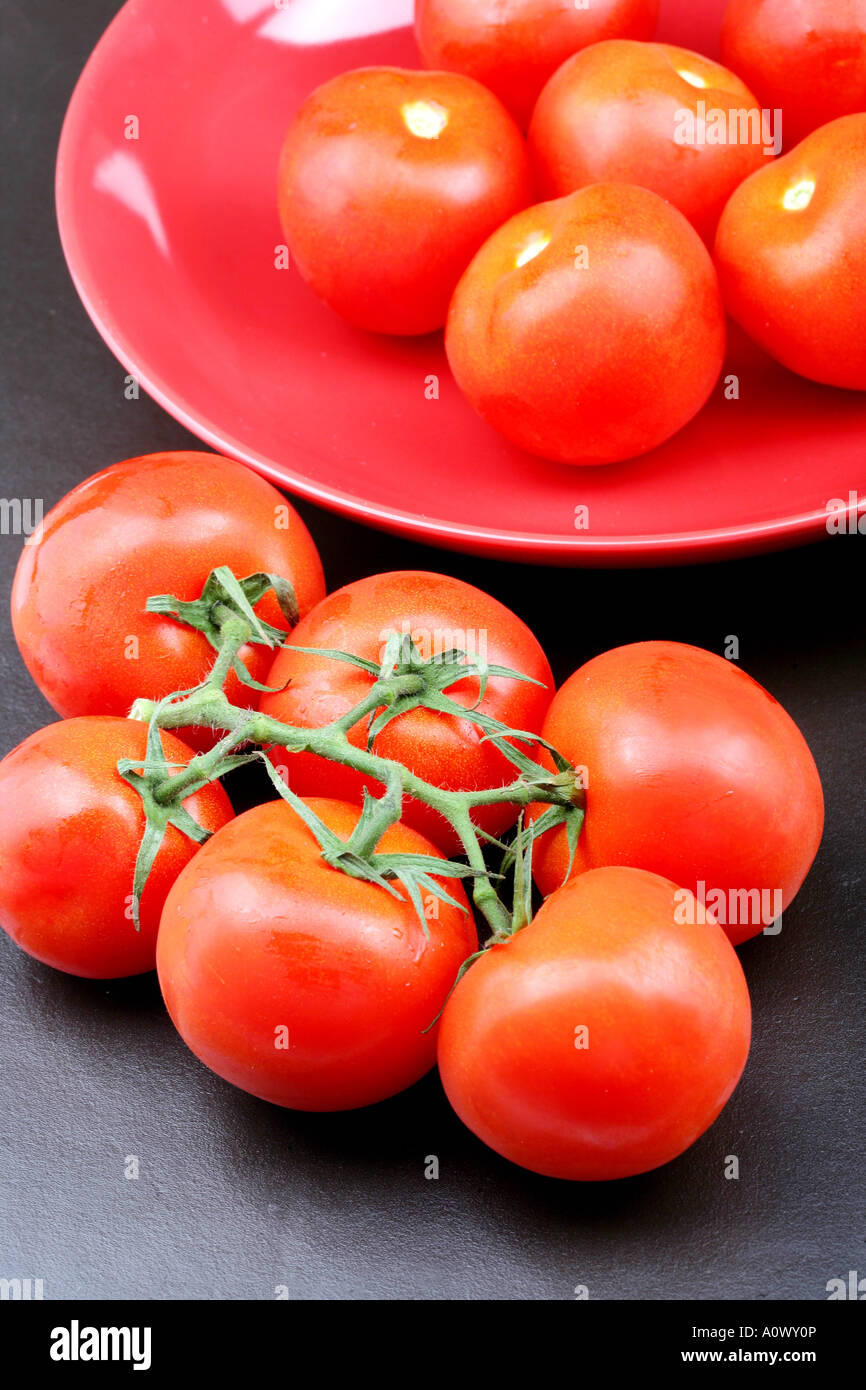 Close Up Group Of Fresh Ripe Healthy Red Tomatoes Ready To Eat Stock ...