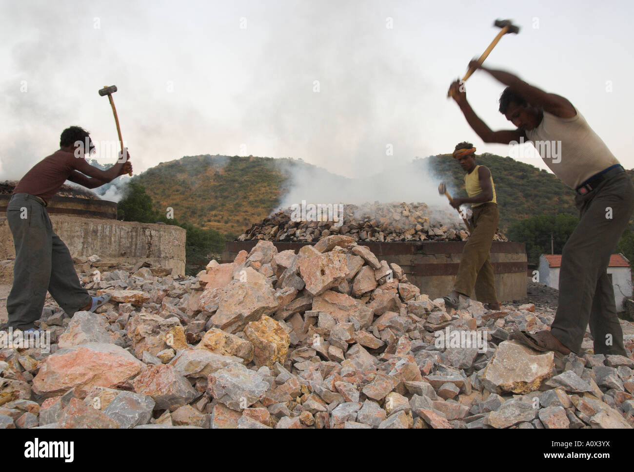 India stone breaking hires stock photography and images Alamy
