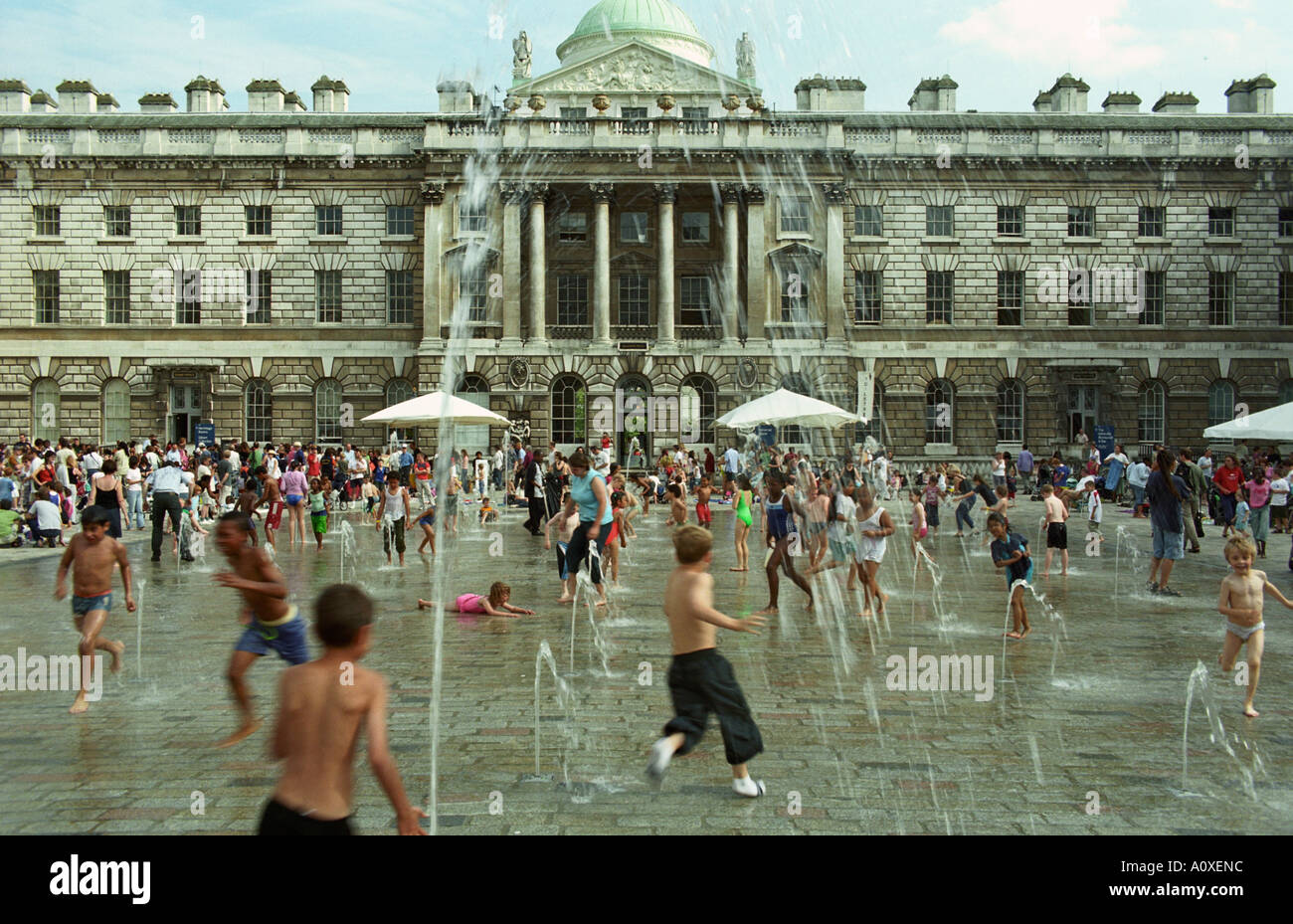 London, UK. Water jets at Somerset House, summer heatwave Stock Photo