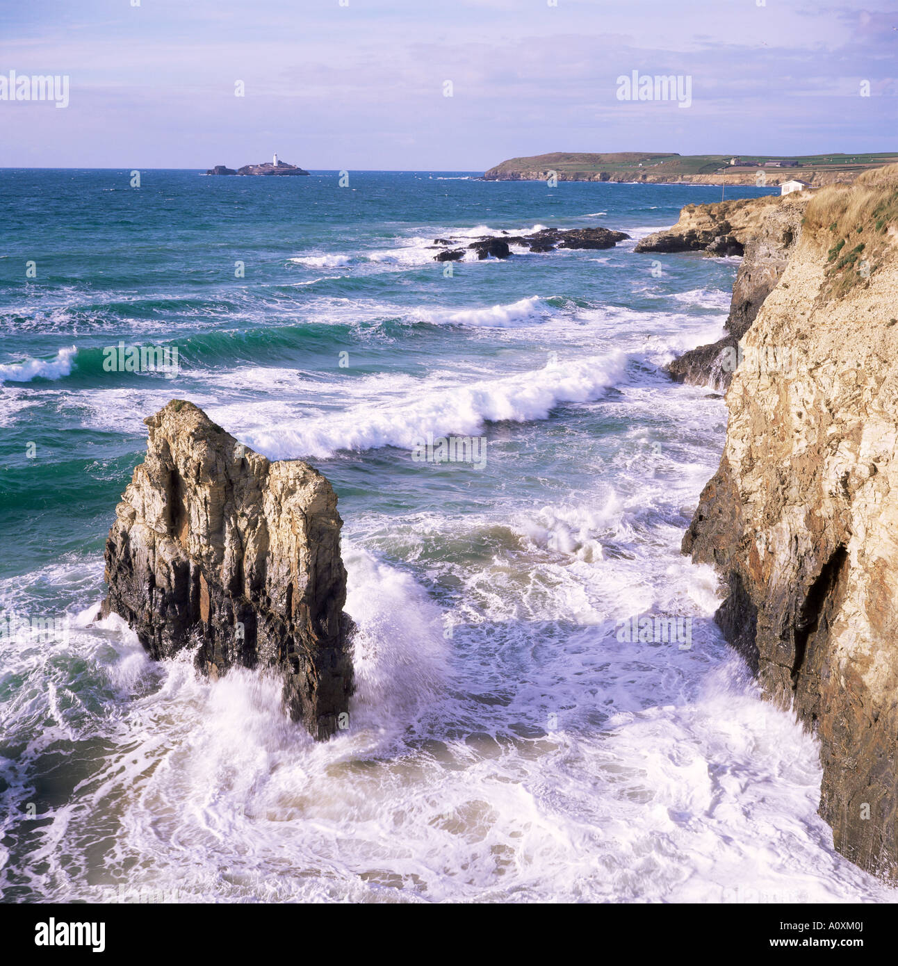 Cornwall sea rocks hi-res stock photography and images - Alamy