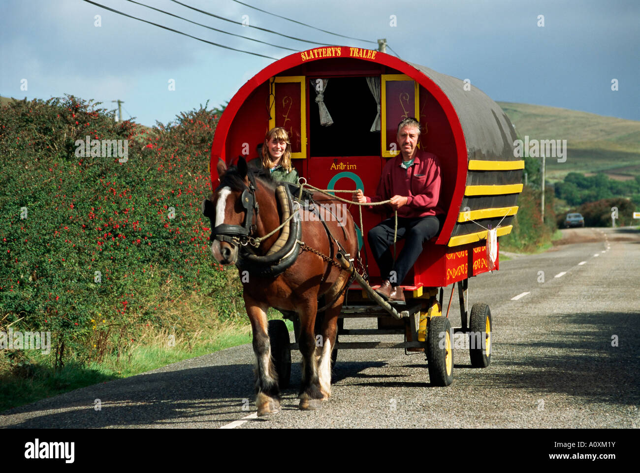 Horse drawn gypsy caravan Dingle Peninsula County Kerry Munster Eire Republic of Ireland Europe Stock Photo