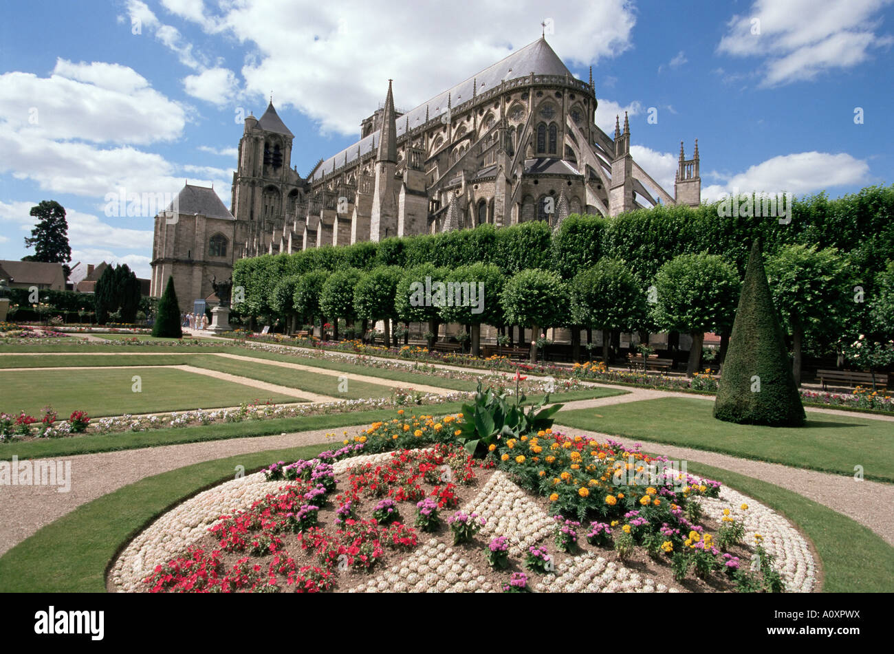 Gardens and bourges cathedral hi-res stock photography and images - Alamy