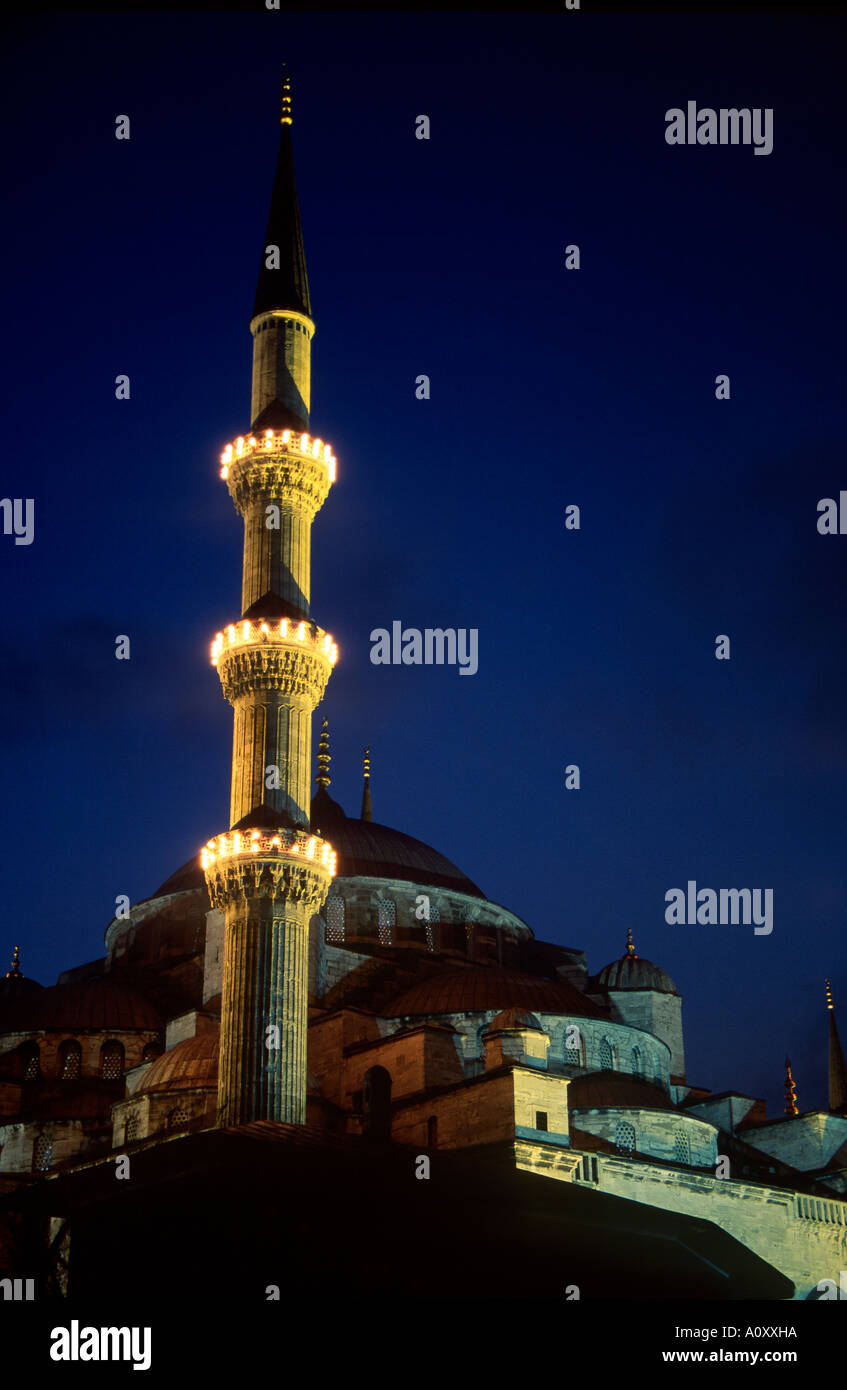 Blue Mosque Sultan Ahmet Camii at night built between 1609 and 1616 ...