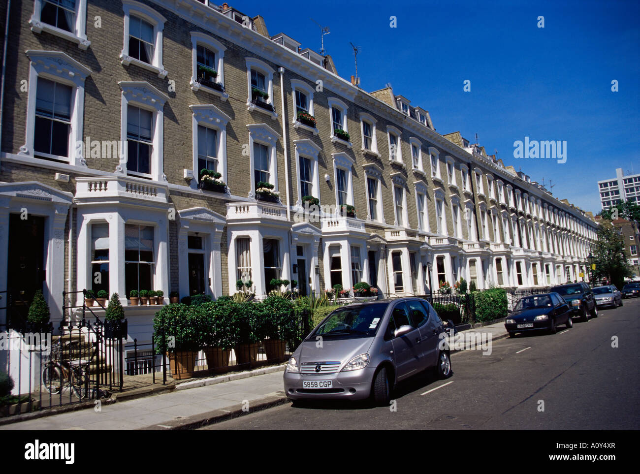 Terraced Housing In Street In Chelsea Sw3 London England United Kingdom 