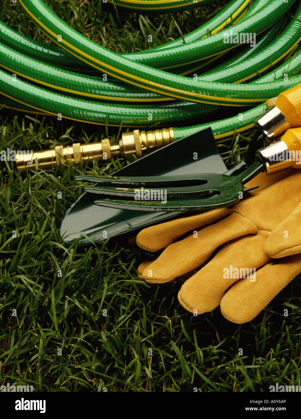 Garden tool grass shovel hi-res stock photography and images - Alamy