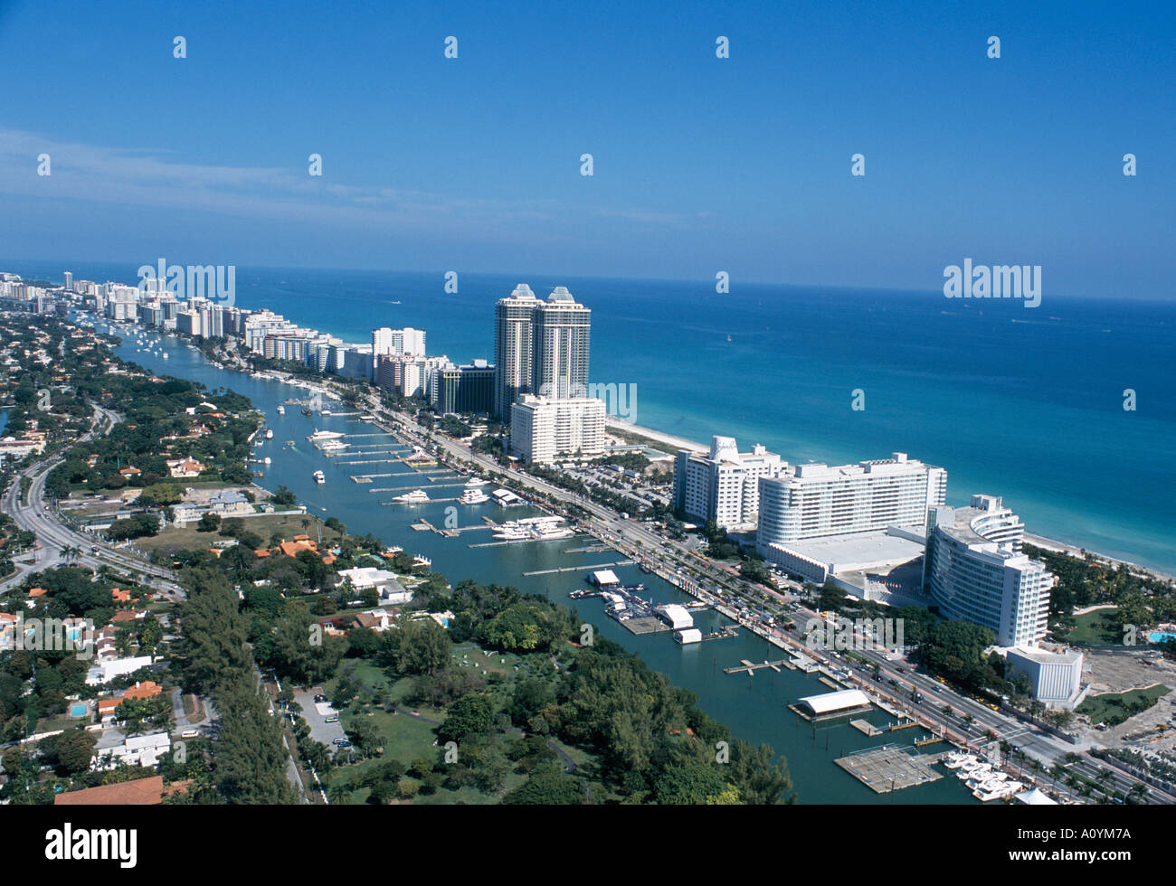 Intracoastal Waterway Florida - Miami Beach And Intercoastal Waterway Florida Usa A0YM7A 
