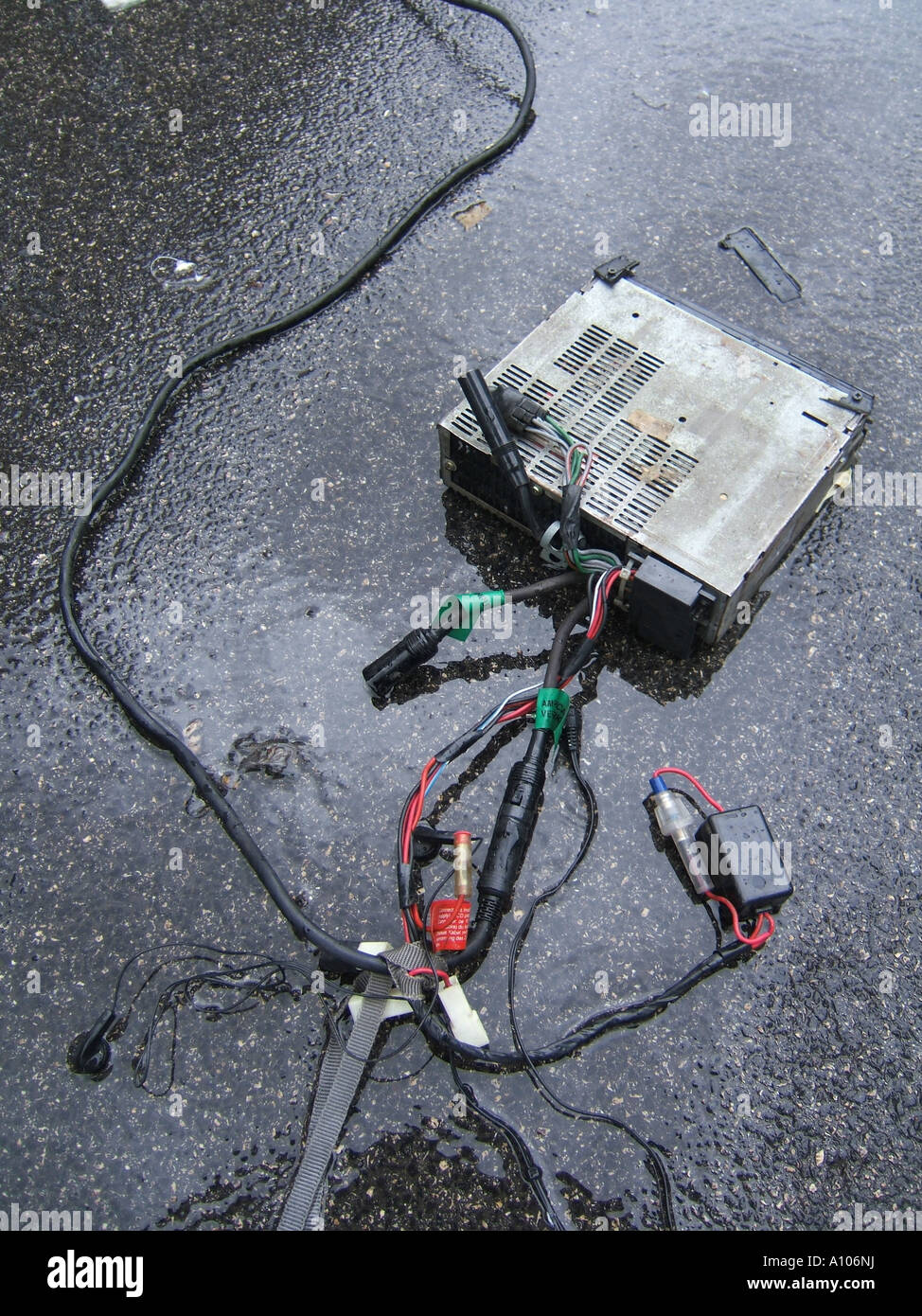 Car stereo steal hires stock photography and images Alamy