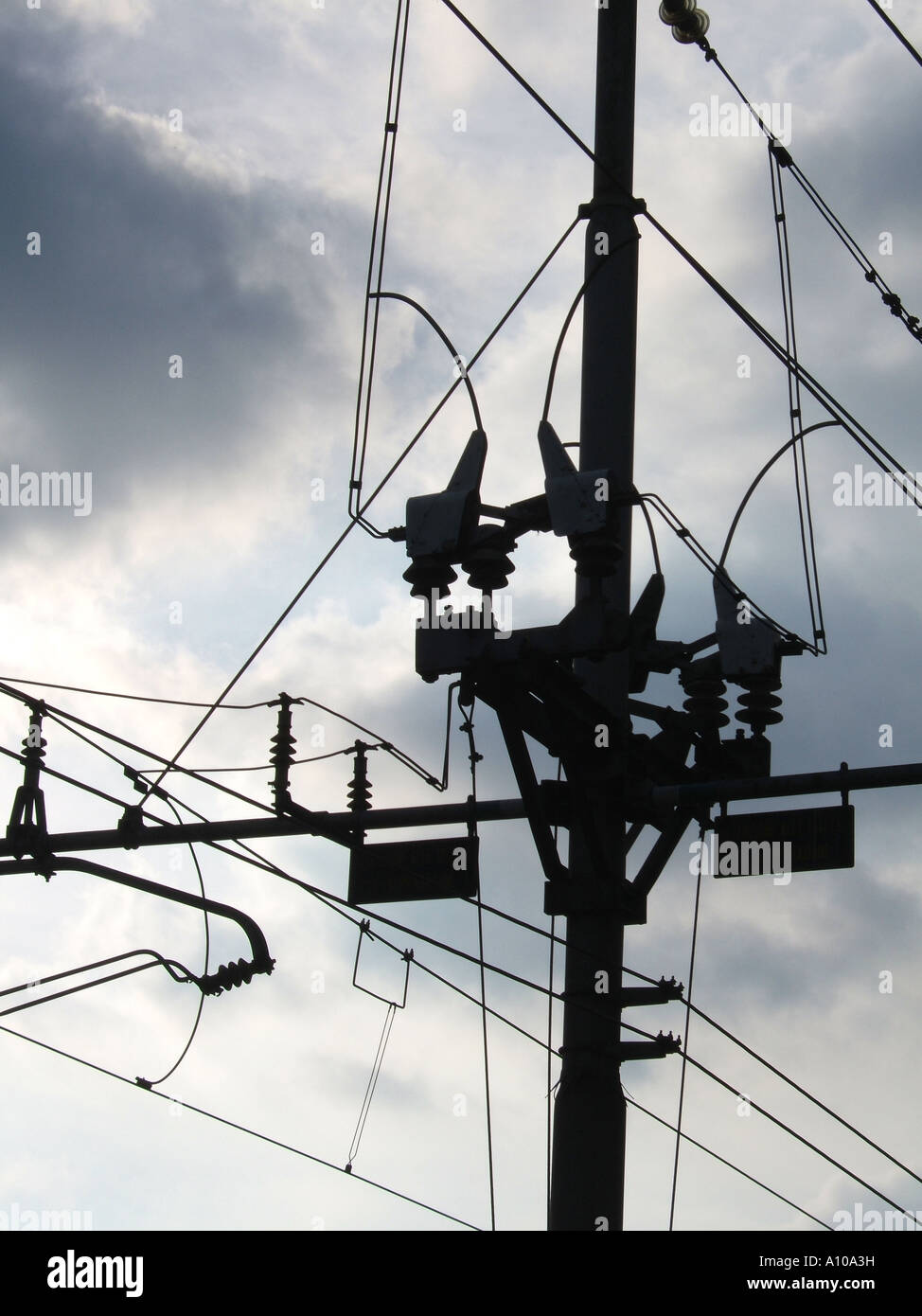 overhead train power lines Stock Photo Alamy
