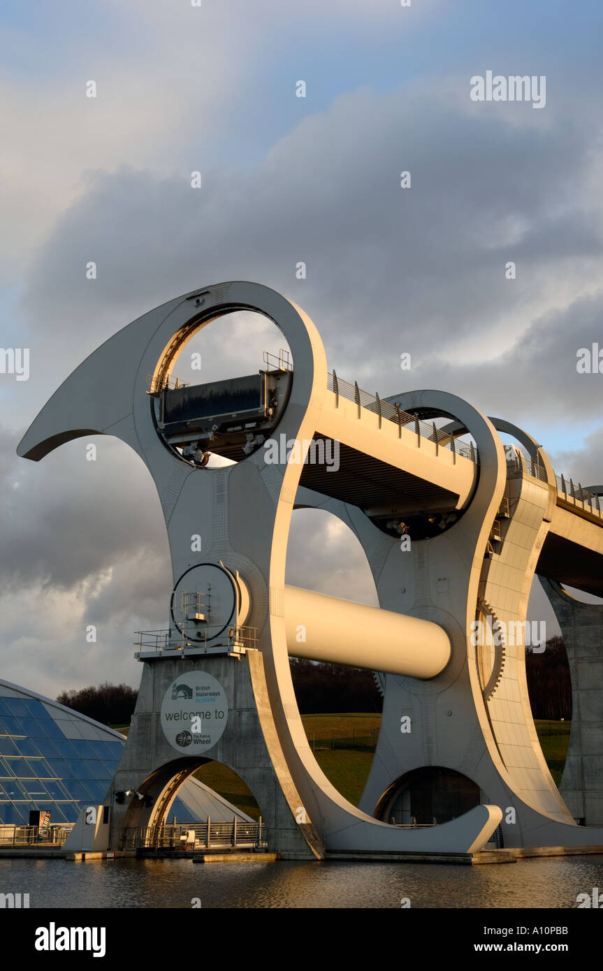 The Falkirk Wheel rotating boat lift linking the Forth and Clyde Canal from Glasgow to the Canal from Edinburgh Stock Photo