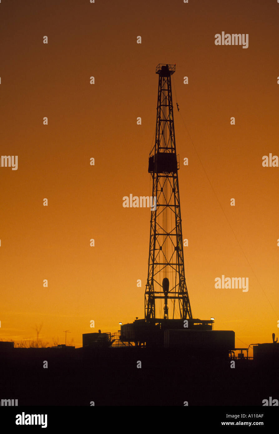 Oil drilling rigs texas hi-res stock photography and images - Alamy