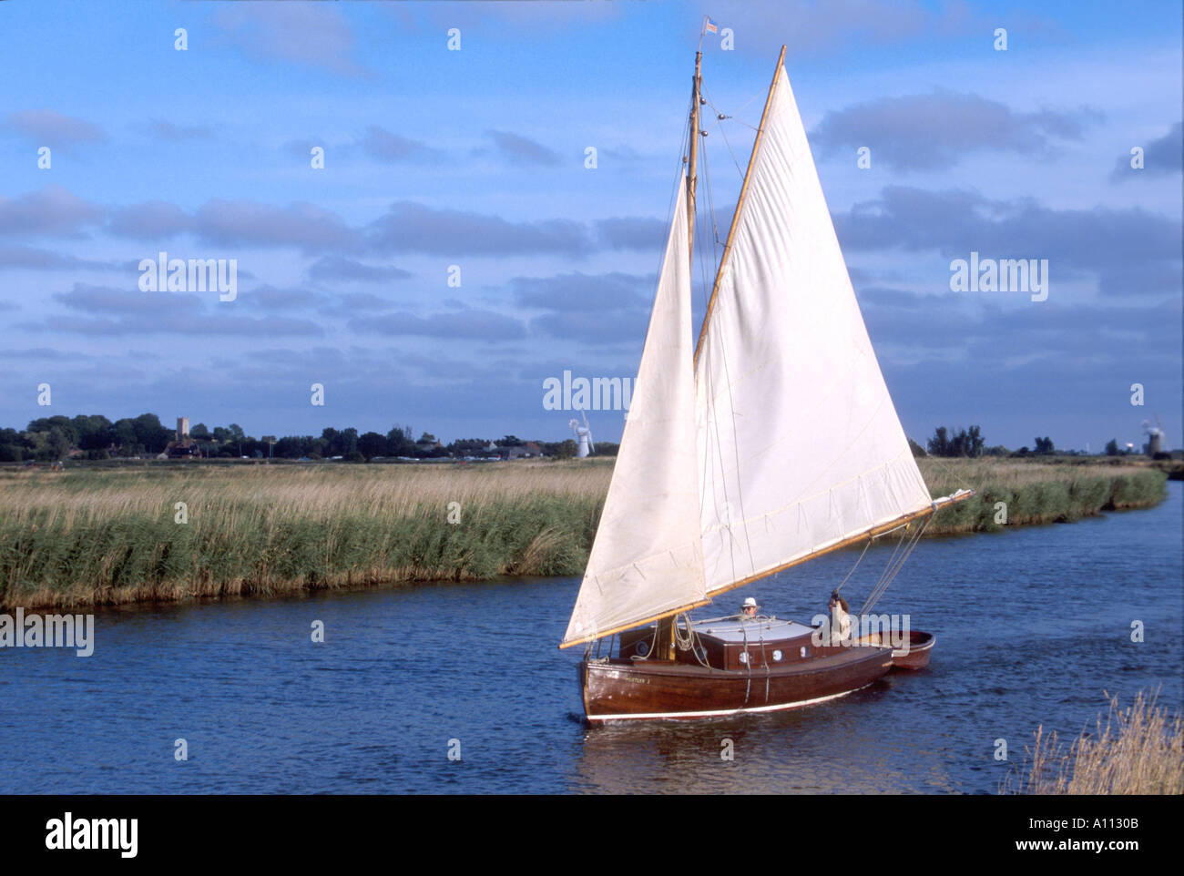 Towing the reed by boat hi-res stock photography and images - Alamy