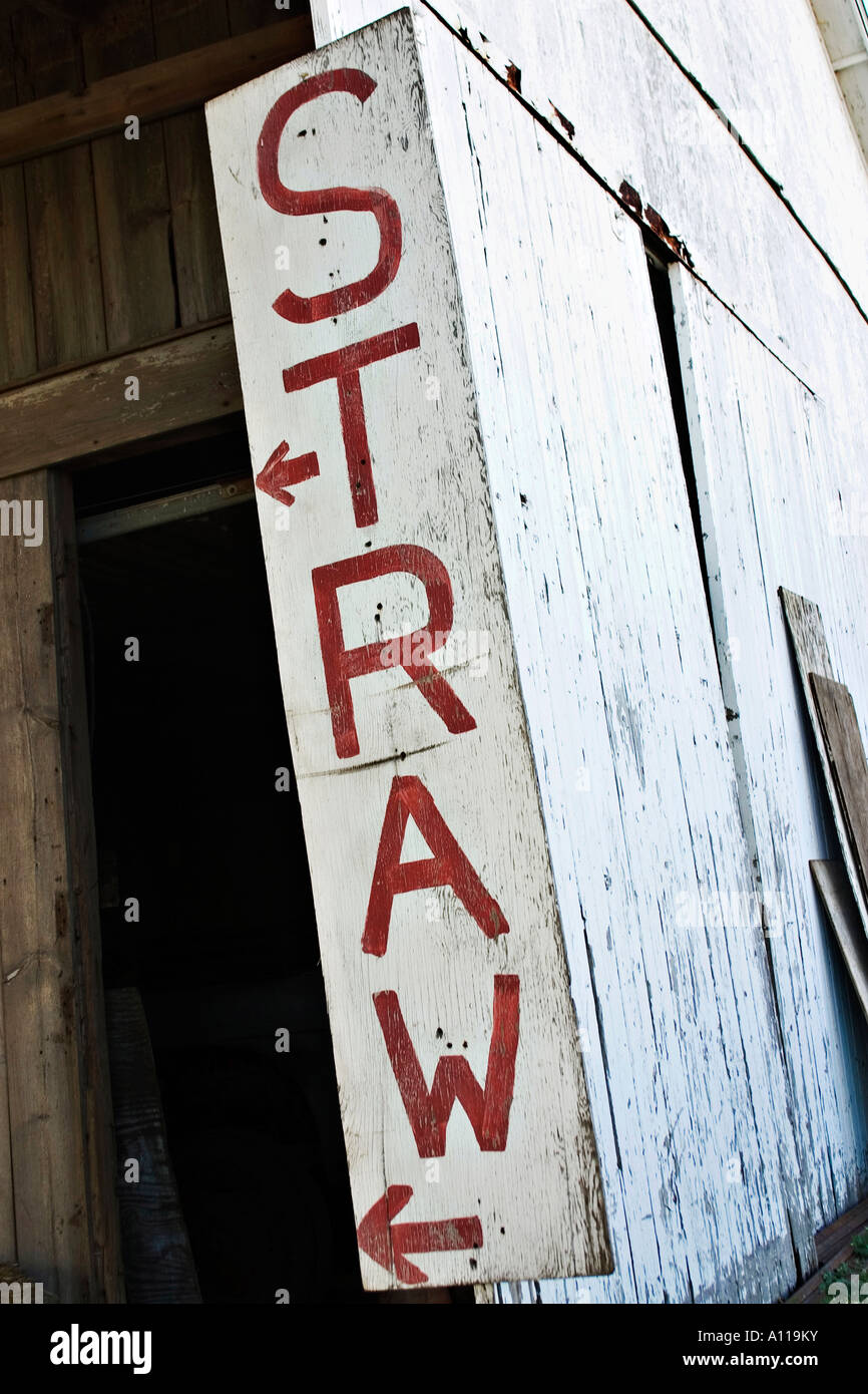 Straw for sale sign Stock Photo Alamy
