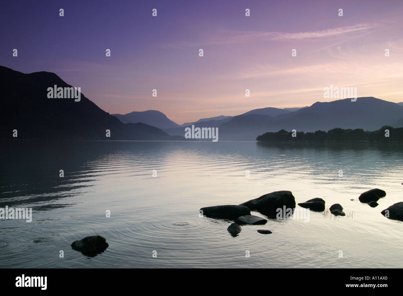 Lake with still water hi-res stock photography and images - Alamy