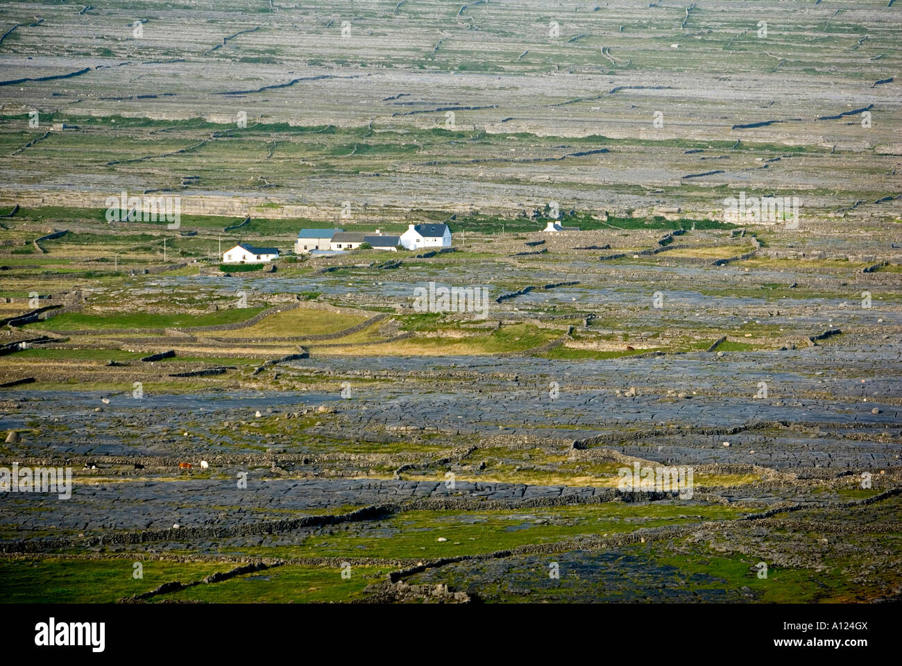 Dun angus fort inishmore aran hi-res stock photography and images - Alamy