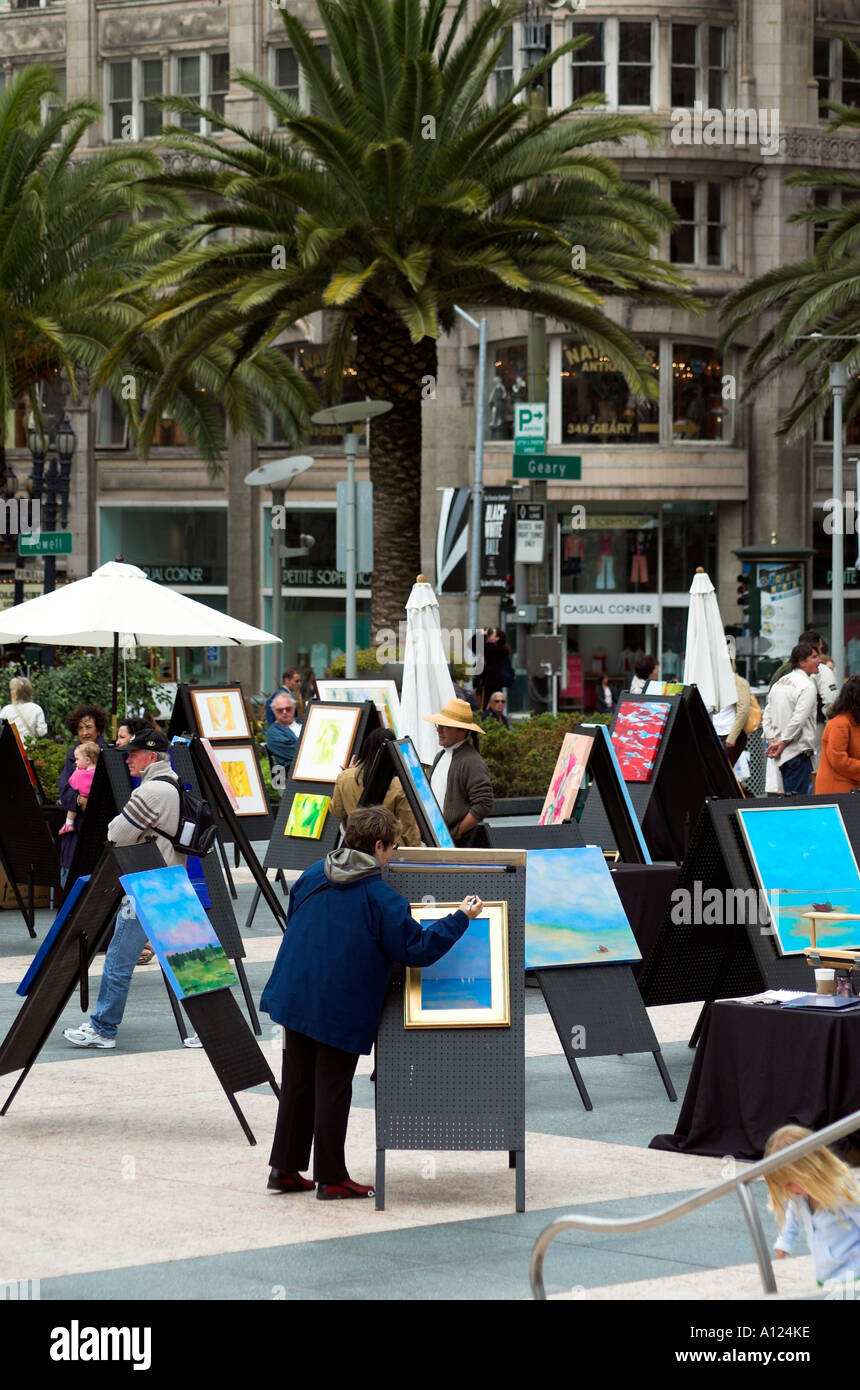 Art exhibition paintings easels hi-res stock photography and images - Alamy
