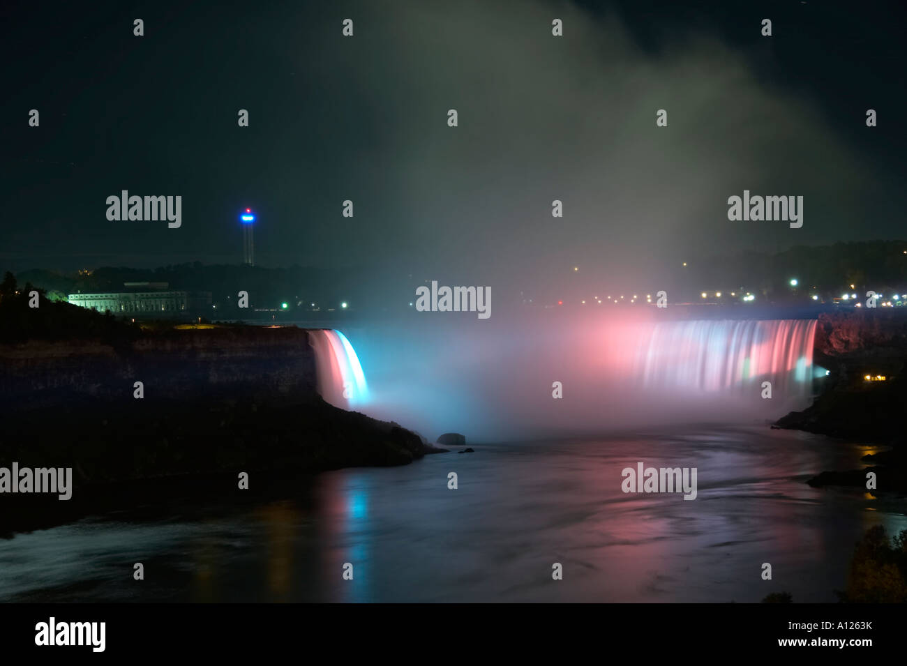 Niagara lit up hires stock photography and images Alamy