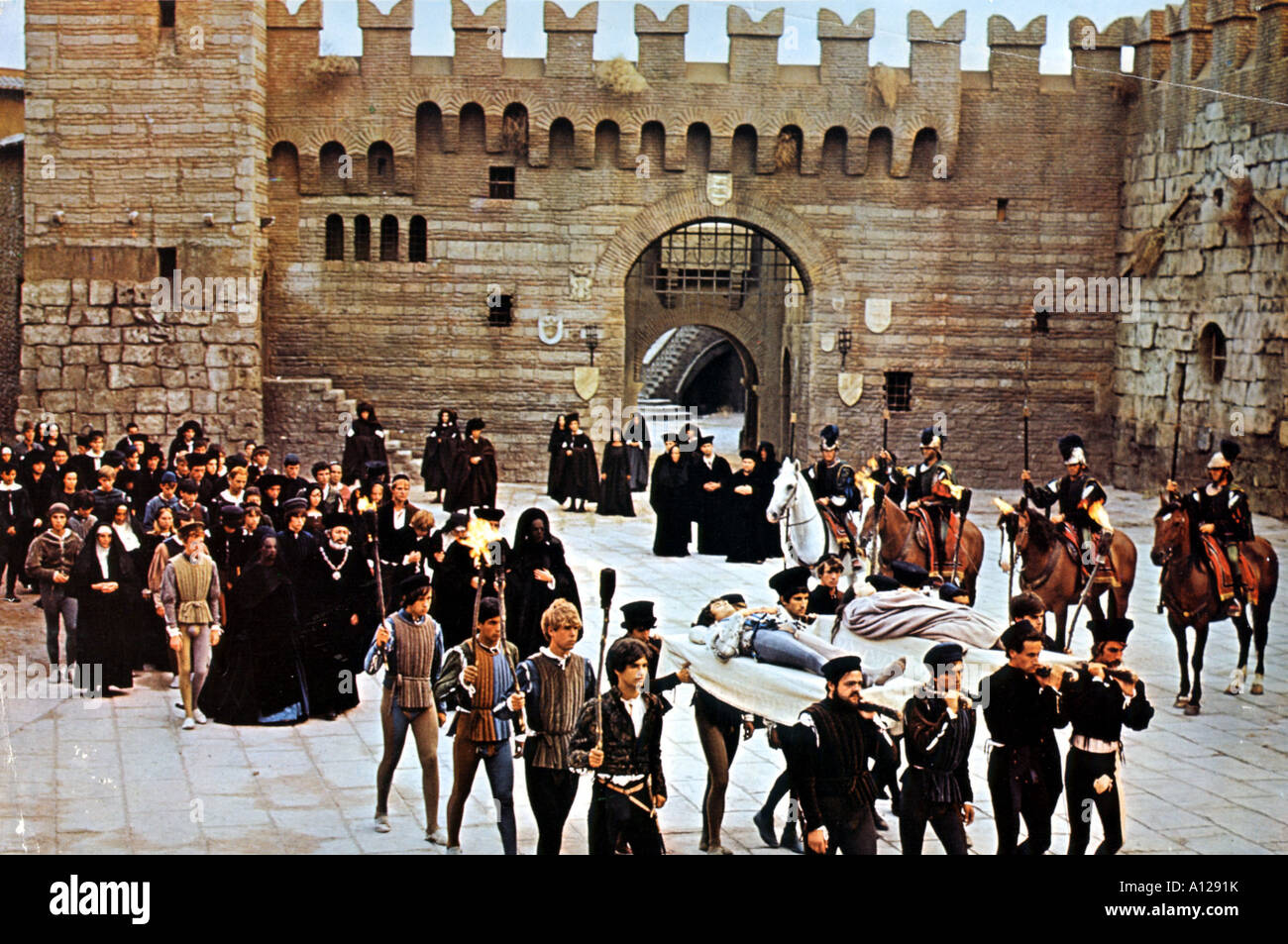 Romeo and Juliet Year 1967 Director Franco Zeffirelli Leonard Whiting Olivia Hussey Based upon Shakespeare s play Stock Photo
