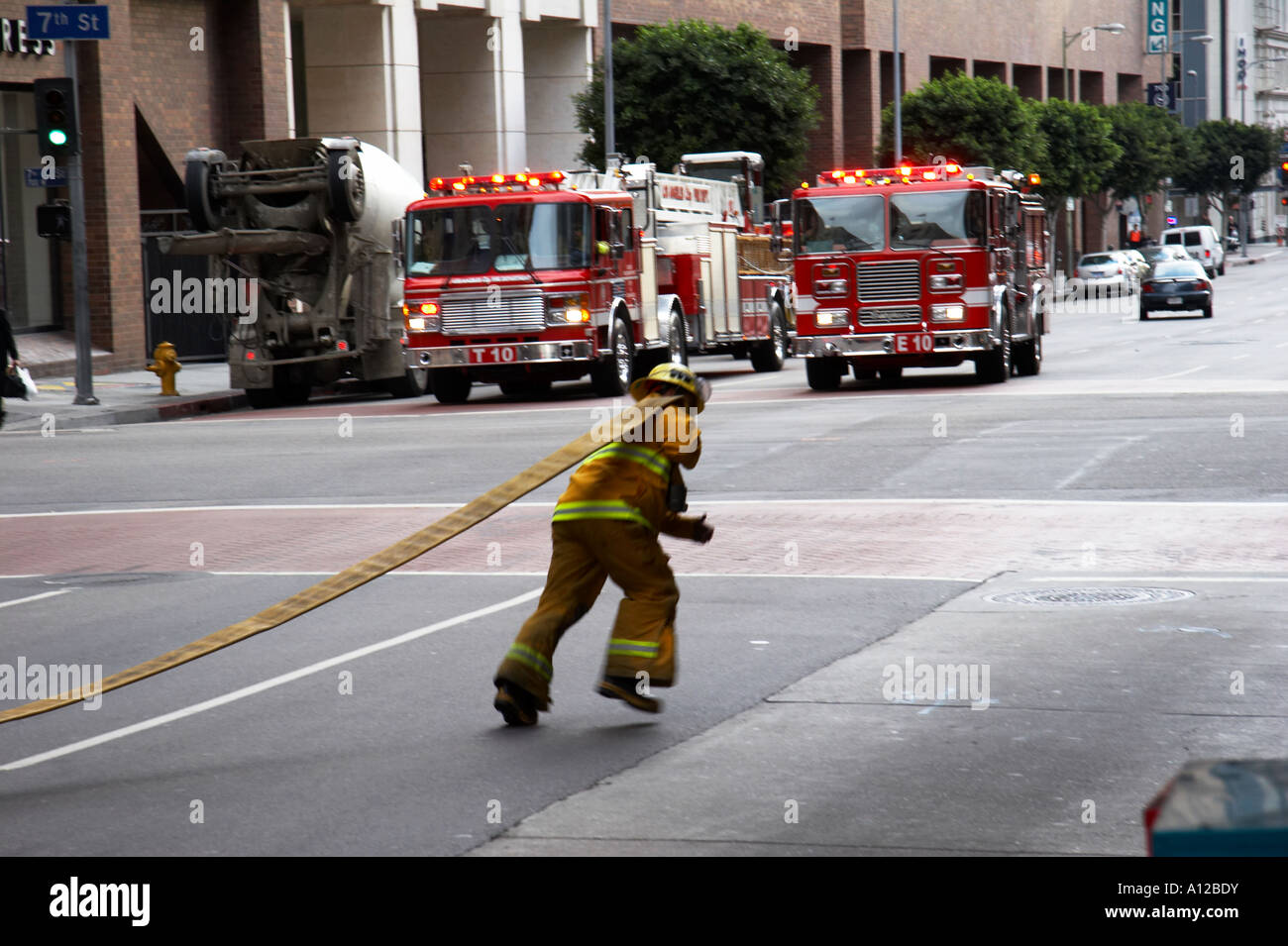 Firefighter in Los Angeles at work Stock Photo Alamy