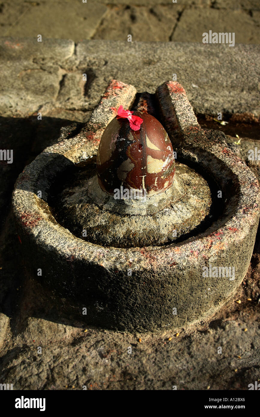 RSC75055 Hinduism prayer symbols Lord Shiva Lingam and Yoni, India Stock Photo