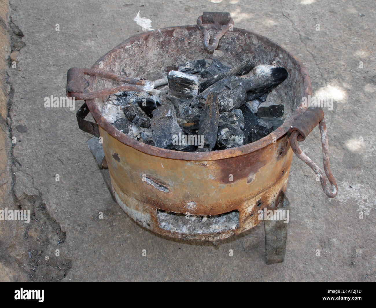 Coal stove hires stock photography and images Alamy