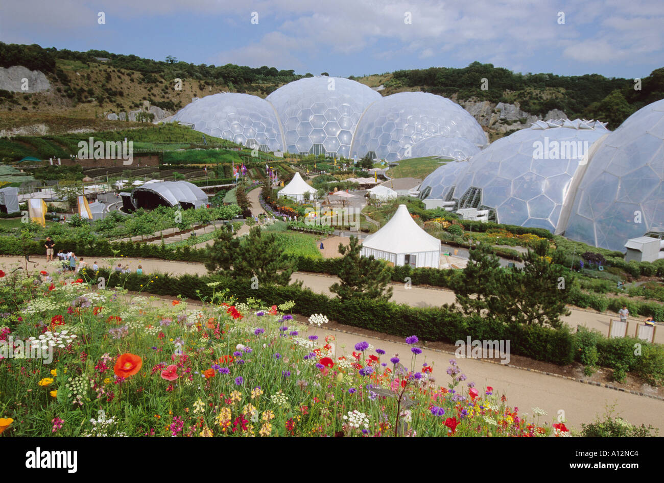 Biomes Cornwall Laanndscape hi-res stock photography and images - Alamy