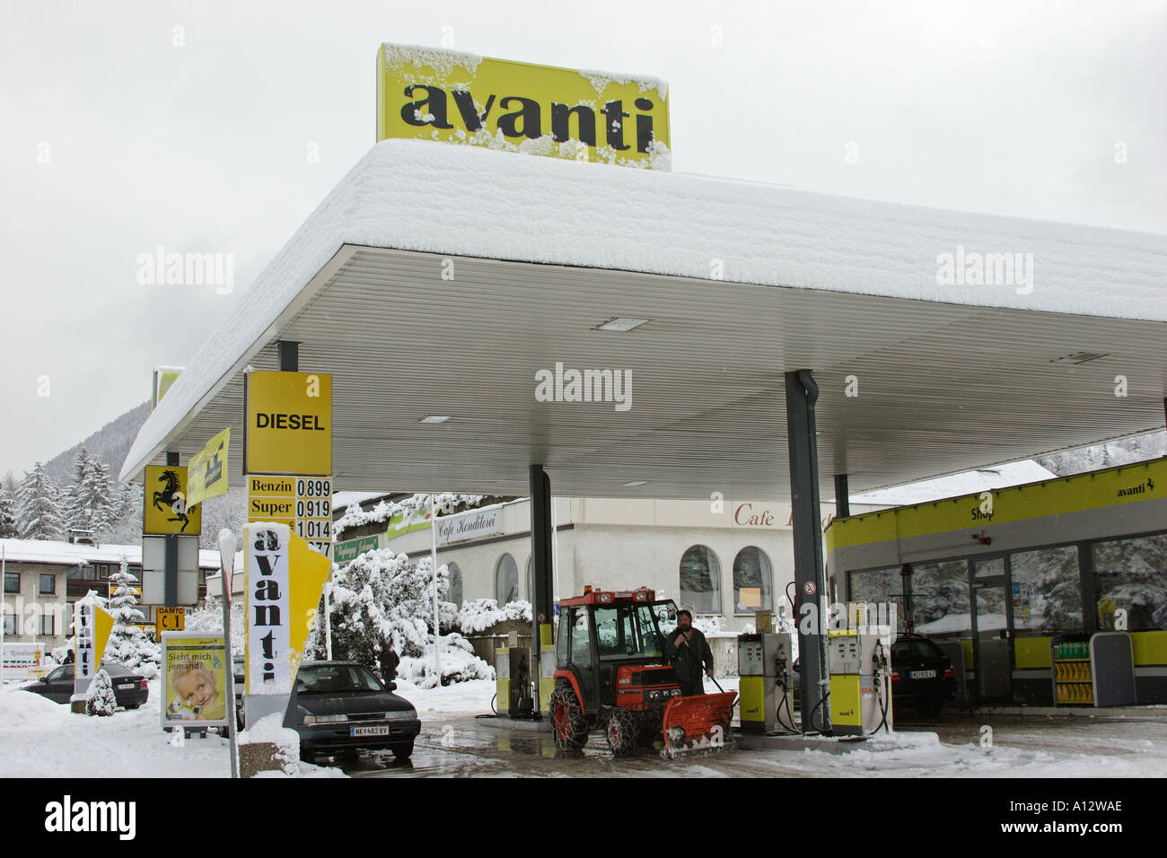 Small Petrol Station High Resolution Stock Photography And Images Alamy