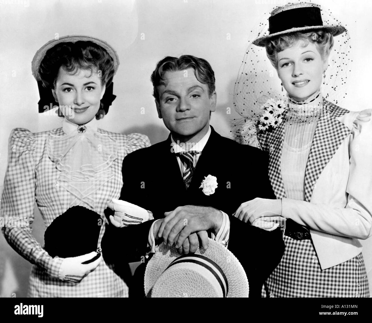 The Strawberry Blonde Year 1941 Director Raoul Walsh Rita Hayworth James Cagney Olivia De Havilland Stock Photo