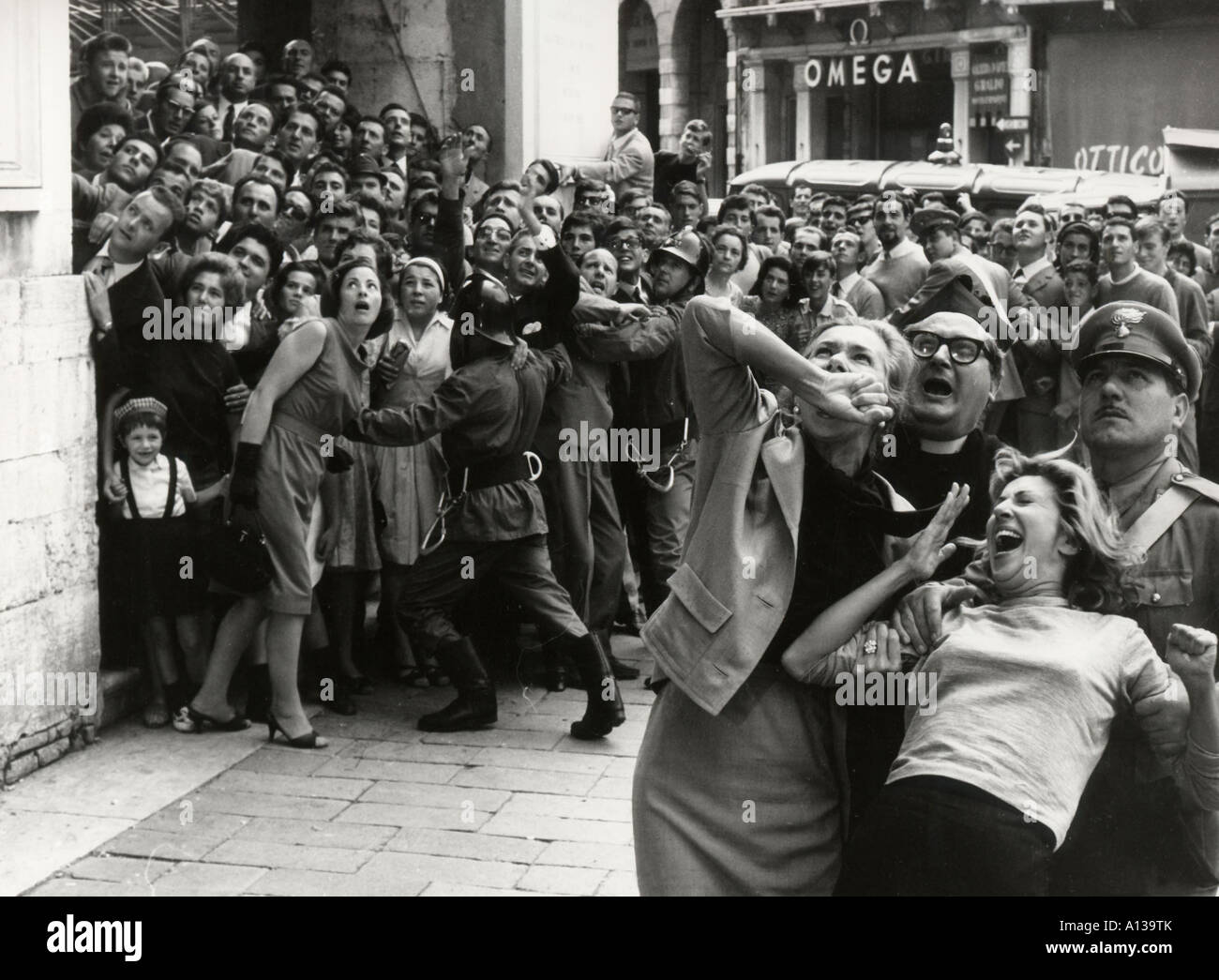 Signore e signori Year 1966 Director Pietro Germi Palme d or at 1966 Cannes Film Festival ex aequo with Un homme et une femme Stock Photo