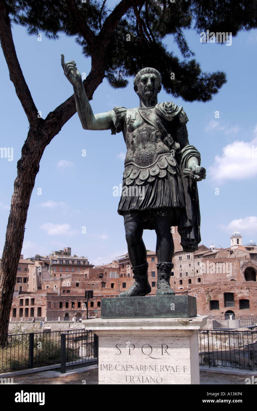 Roman soldier statue hires stock photography and images Alamy