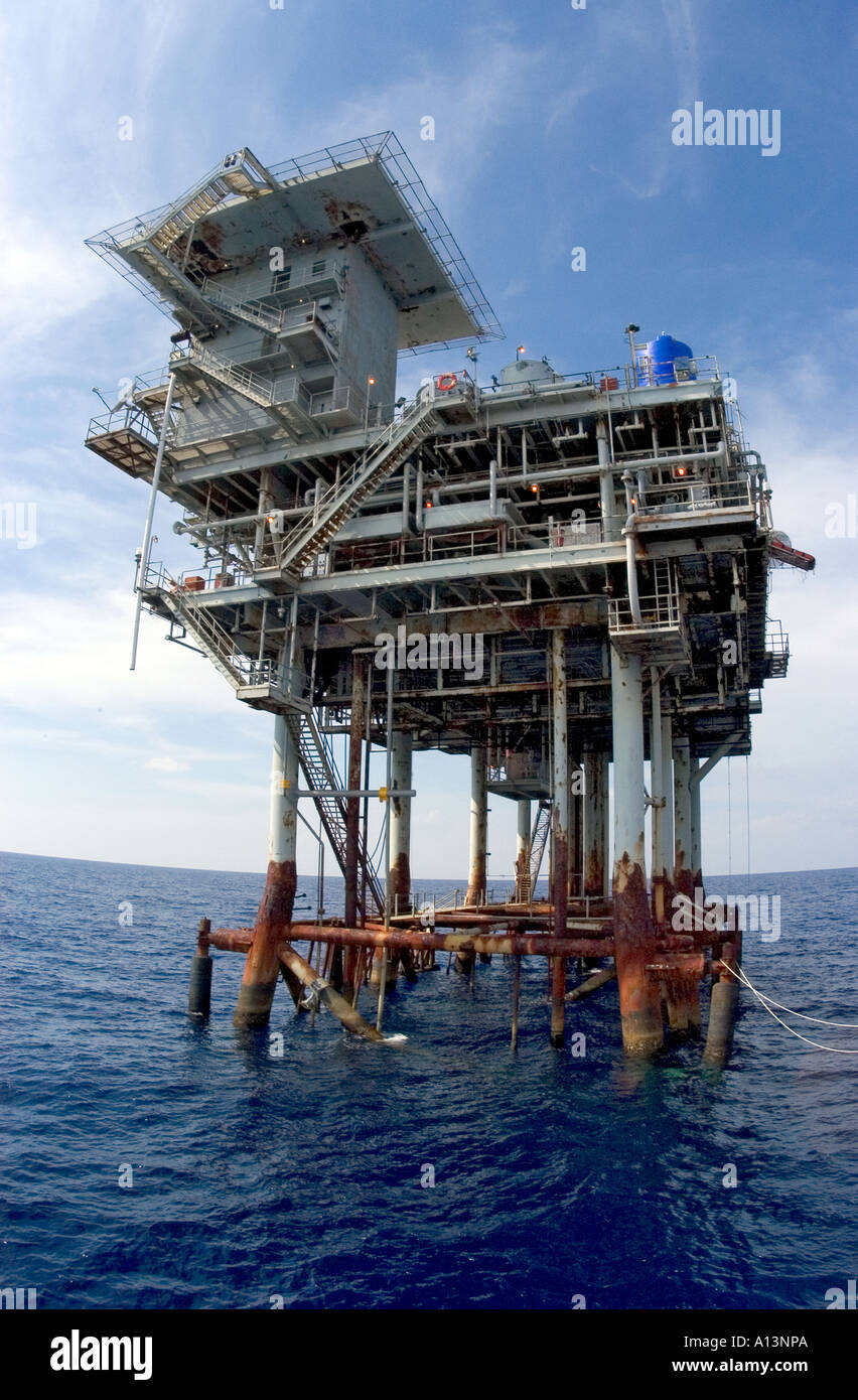 A deep water oil rig in the Gulf of Mexico USA Stock Photo - Alamy