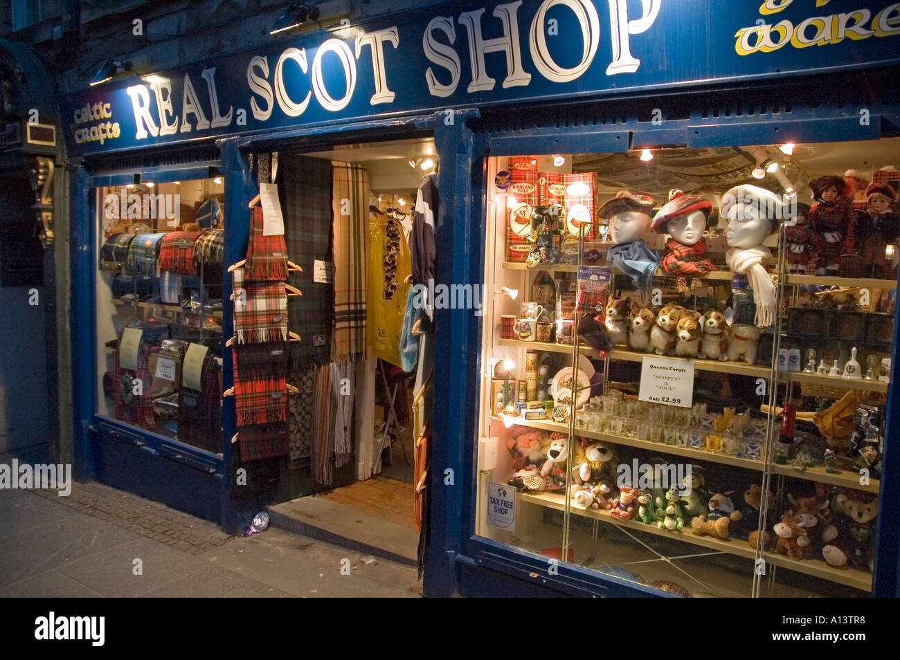 Tourist souvenir shop Edinburgh Stock Photo Alamy