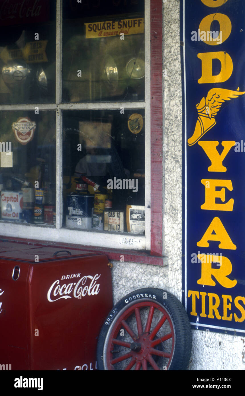 Nostalgic gas stations hires stock photography and images Alamy