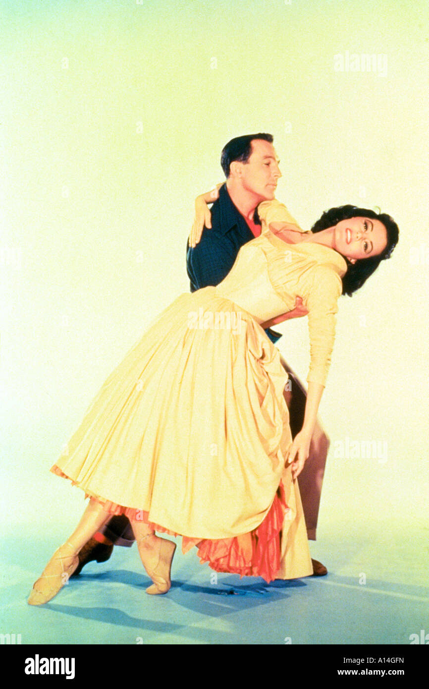 Cyd charisse brigadoon 1954 hi-res stock photography and images - Alamy