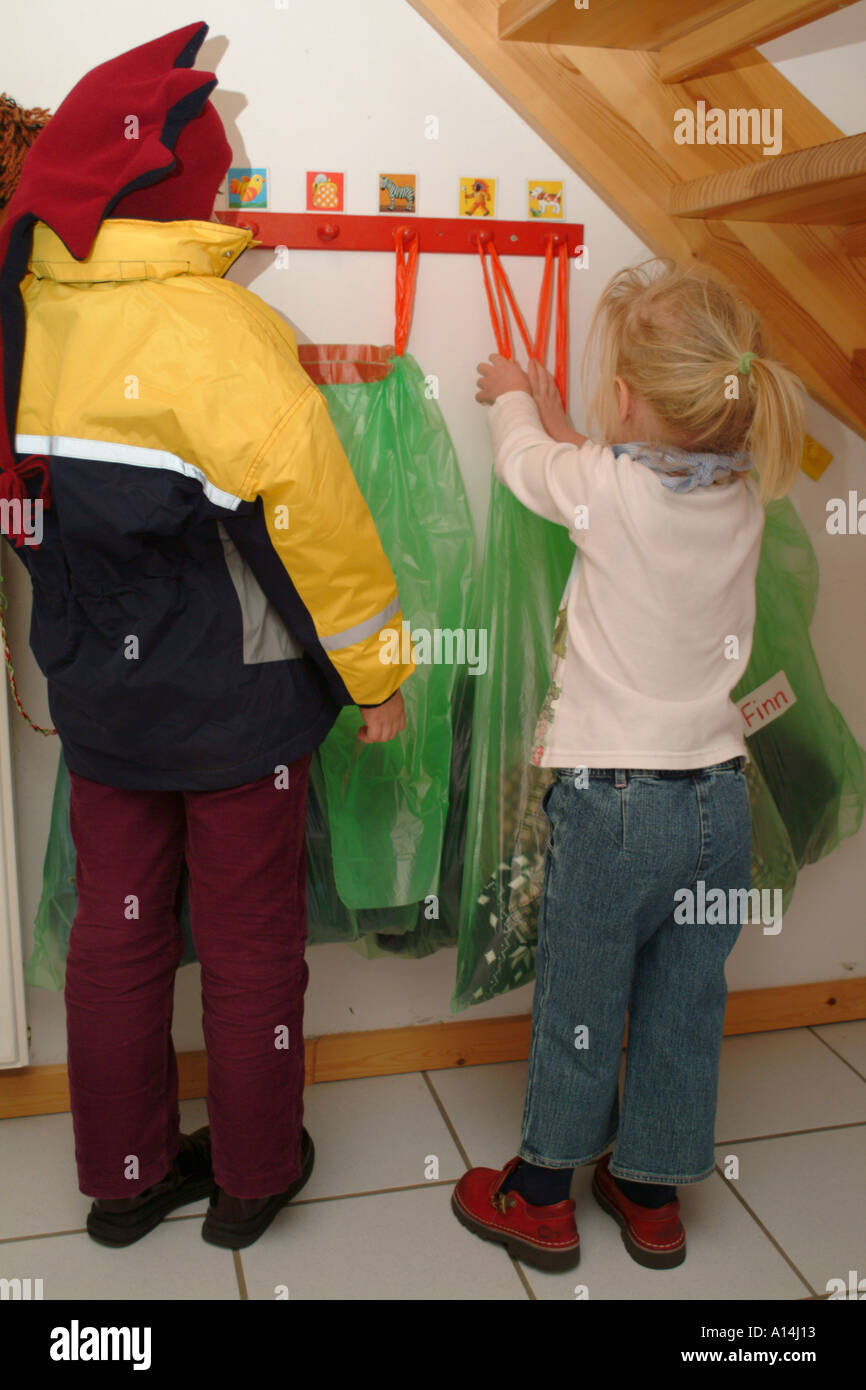  Foto zu child in the kindergarten protection from lice Stock Photo - Alamy 