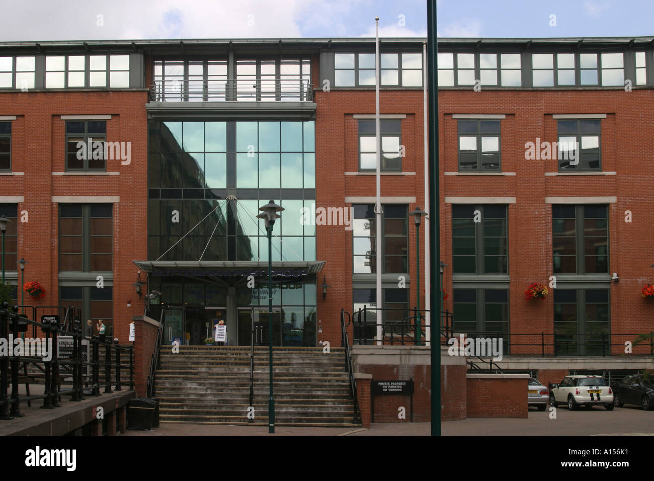 Nottingham Evening Post Building National Union of Journalist members leaflet outside Northcliffe s Nottingham Evening Post Stock Photo