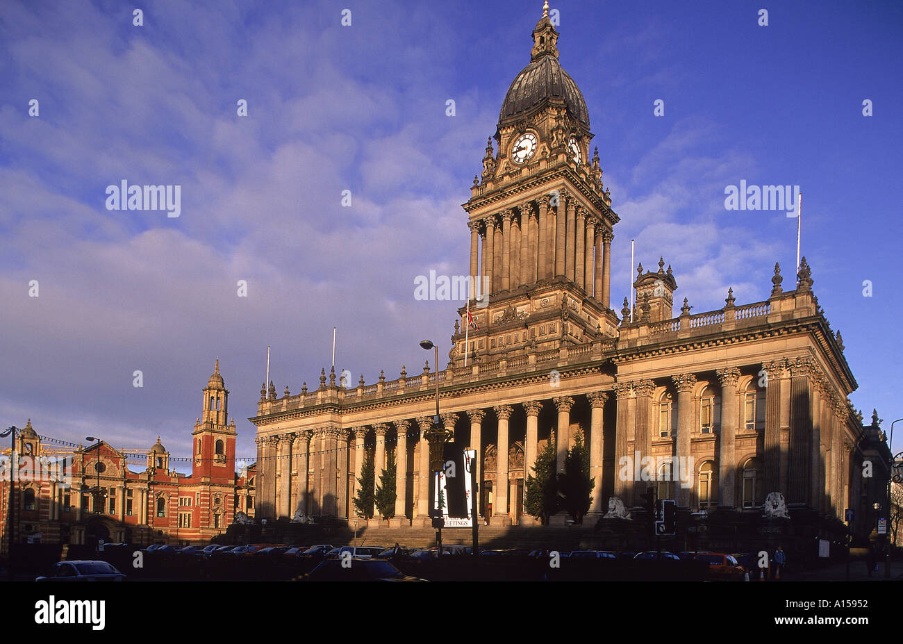 Leeds town hall hi-res stock photography and images - Alamy
