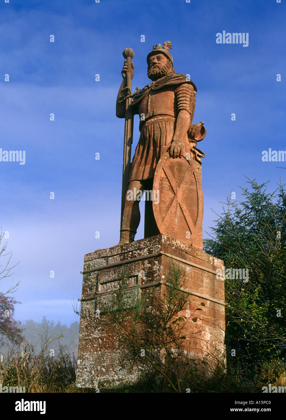 dh  WALLACE MONUMENT BORDERS William Wallace sand stone memorial statue scotland scottish historical figures historic monuments Stock Photo