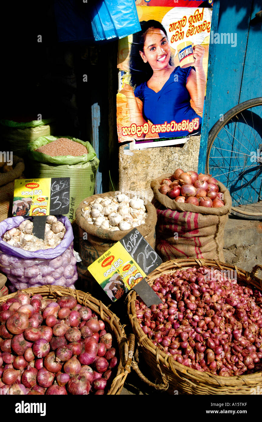 Sri Lanka Greengrocer market fruit onion onions Stock Photo Alamy