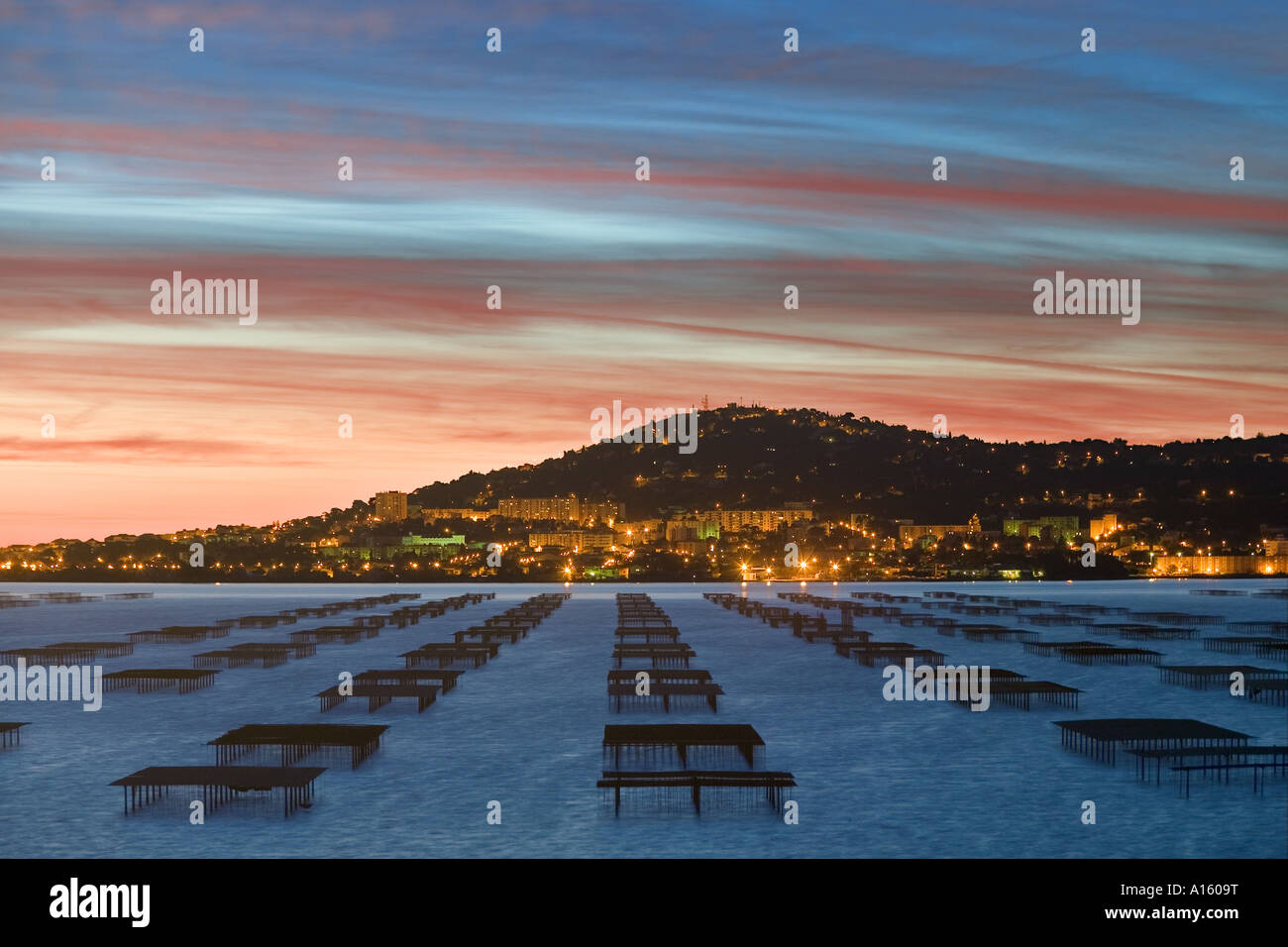 Sete oyster farming france hires stock photography and images Alamy