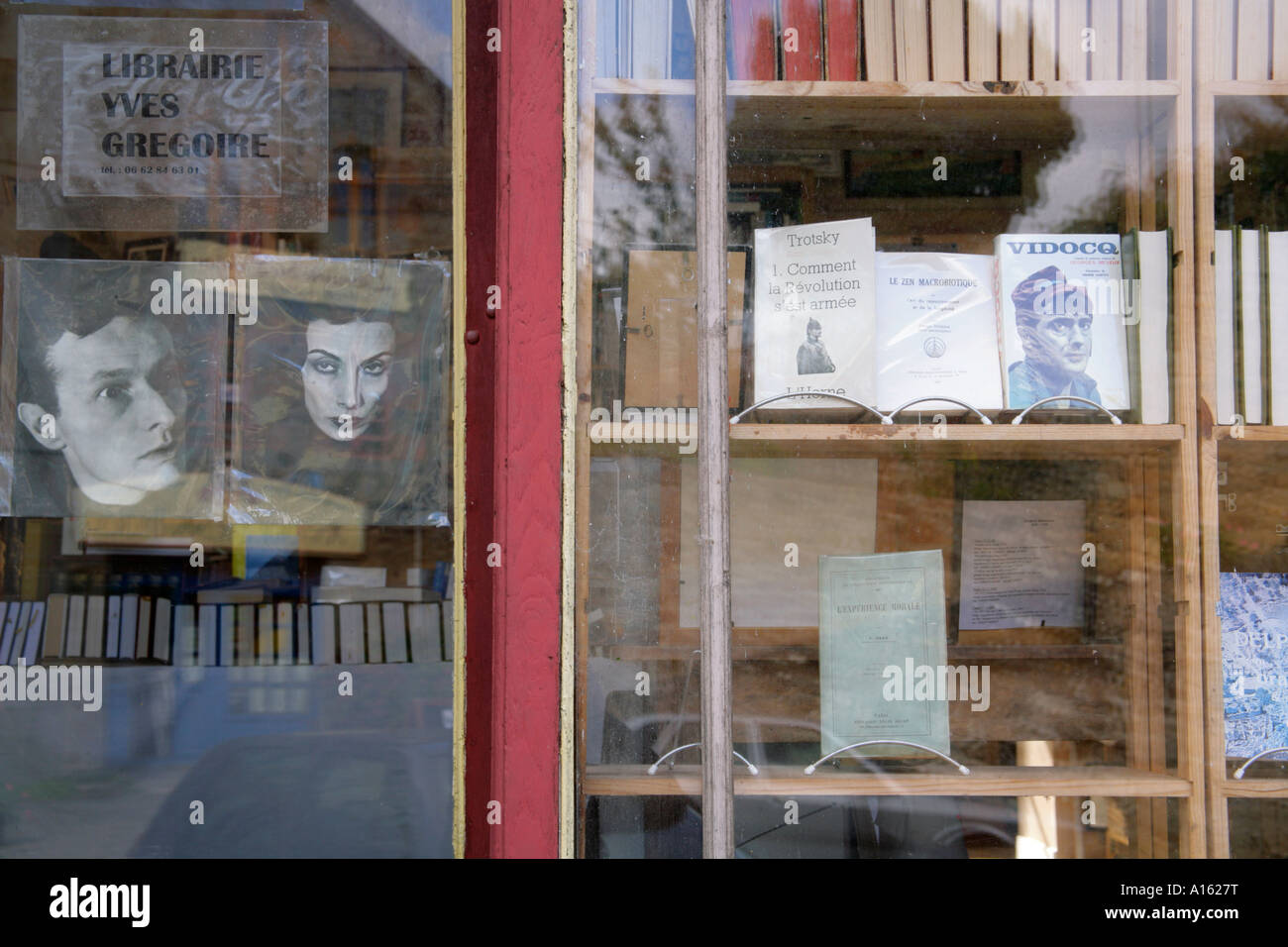 Becherel, Brittany, France, front window of specialist book seller Librairie Yves Gregoire. Stock Photo