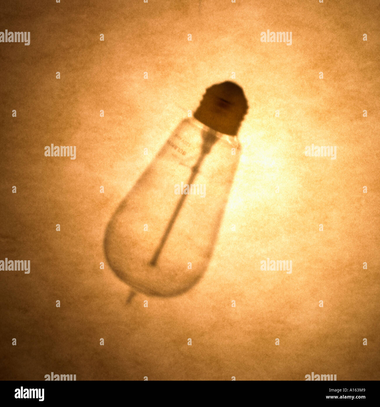 Thomas edison light bulb hi-res stock photography and images - Alamy
