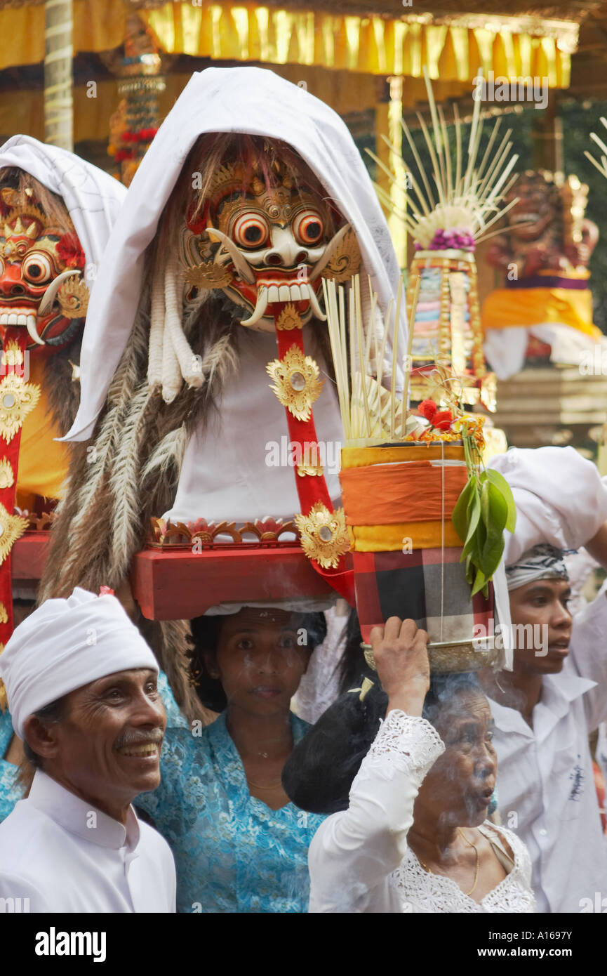 Effigy carried hi-res stock photography and images - Alamy