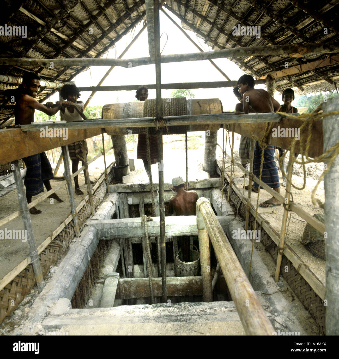 Sri Lanka Ratnapura Mining Sapphire Moonstone Gemstones Ruby Jewellery