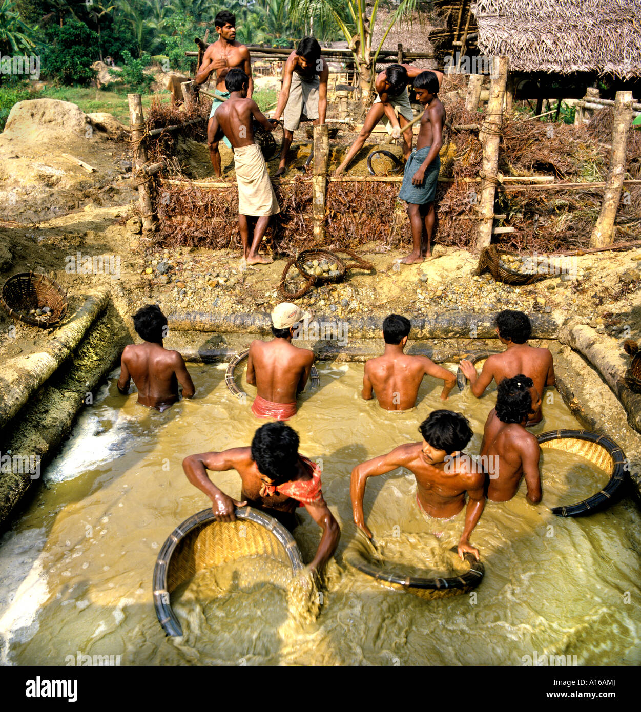 Sri Lanka Ratnapura Mining Sapphire Moonstone Gemstones Ruby Jewellery