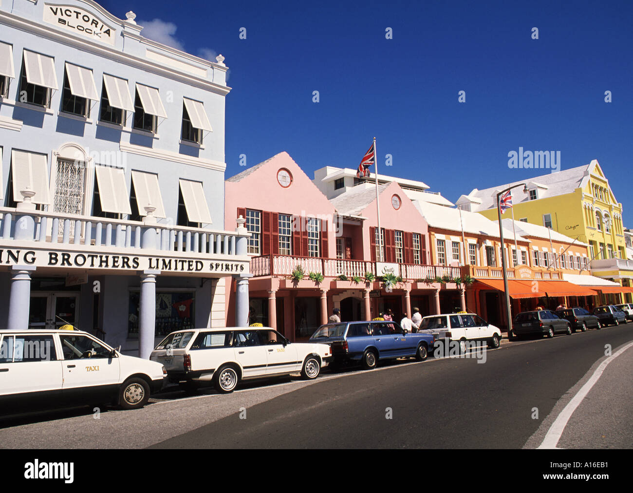 Hamilton bermuda shopping hires stock photography and images Alamy