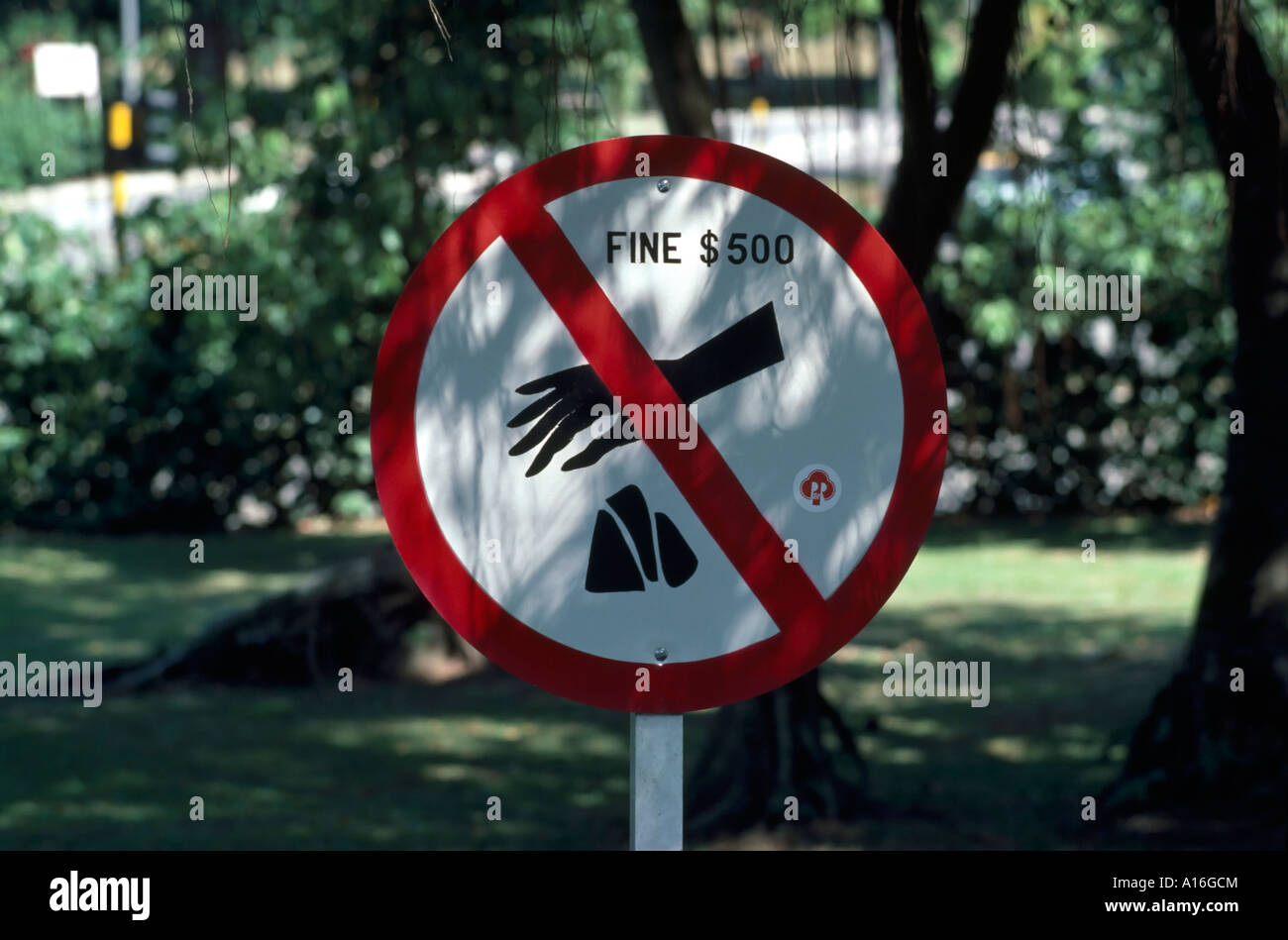 do not litter sign Singapore Stock Photo