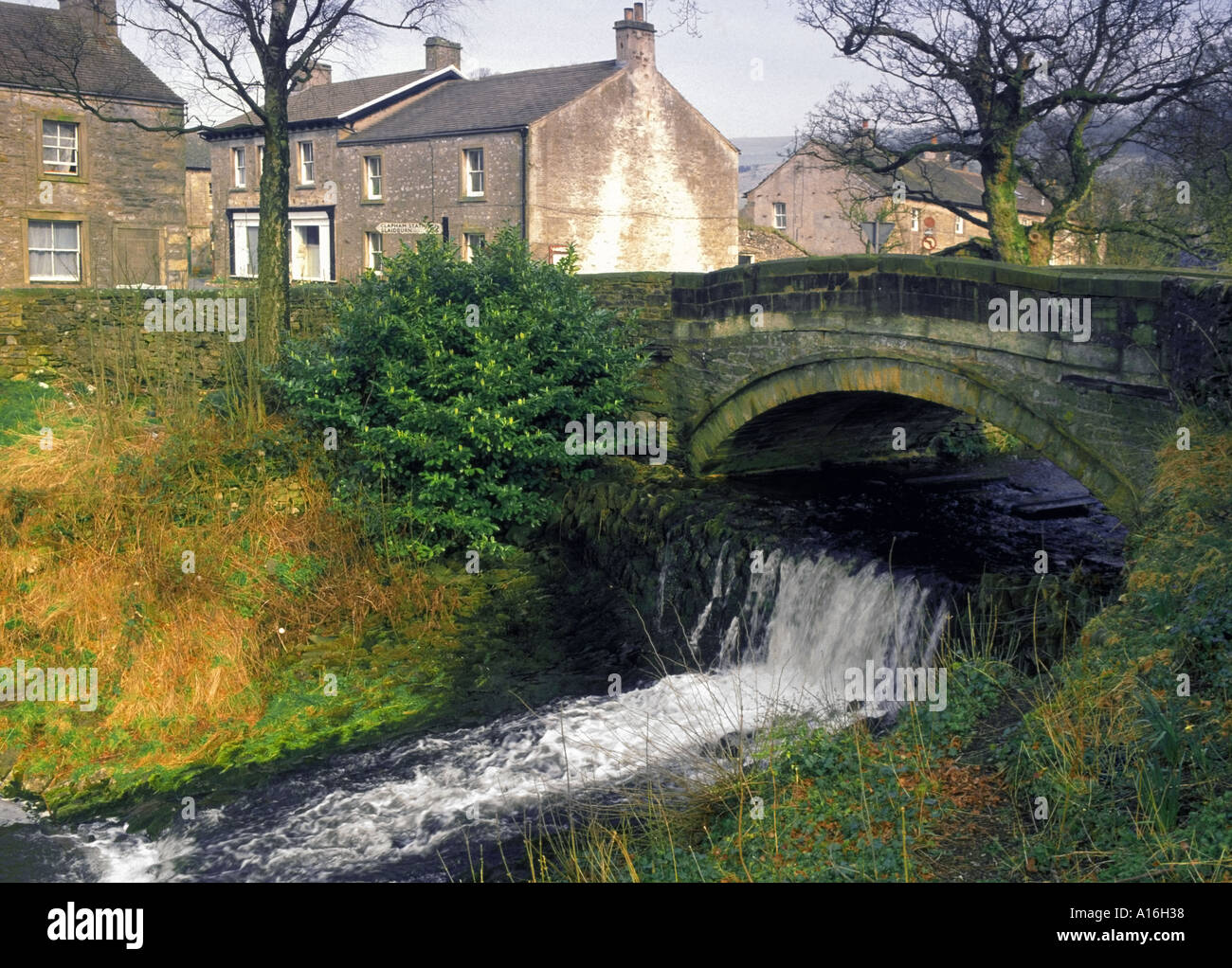 england yorkshire dales national park clapham village clapham beck