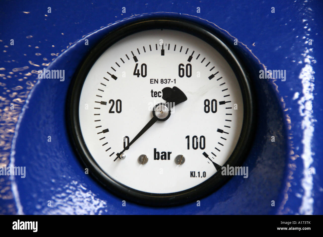 Pressure gauge fire brigade hi-res stock photography and images - Alamy